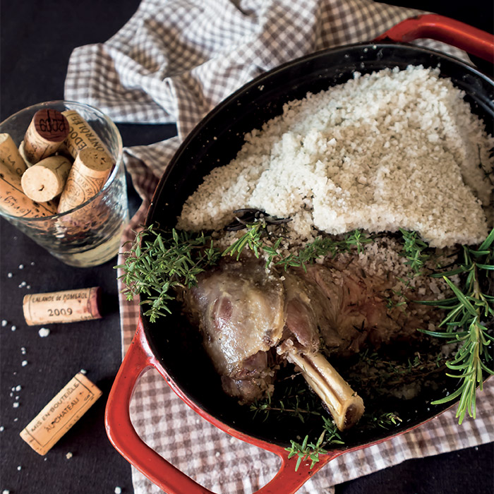 Epaule d’agneau en croûte de sel